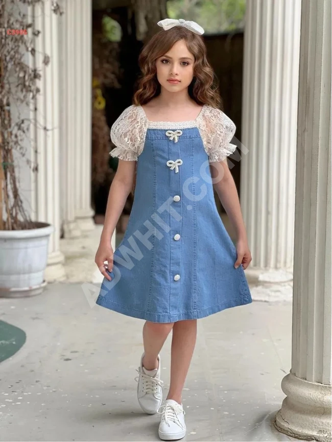 Girls' denim dress with bows and buttons