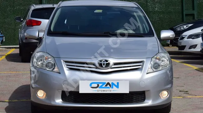 سيارة TOYOTA AURİS COMFORT EXTRA موديل 2011 أوتوماتيك بمسافة 94 ألف كم