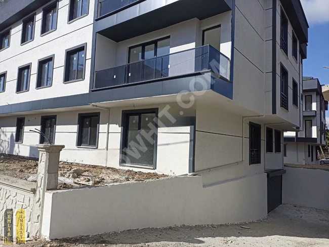 BÜYÜKÇEKMECE KAMİLOBA'DA E5'e 200 METRE SIFIR 2+1 ARA KAT DAİRE