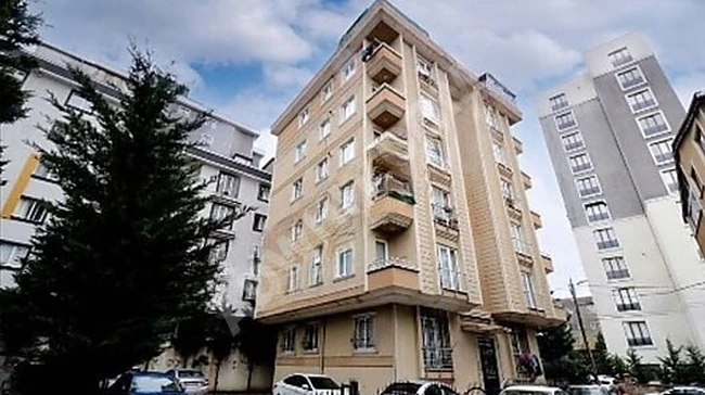 2+1 apartment with an area of 90 square meters on the middle floor opposite İNKİLAP Hospital by YAREN