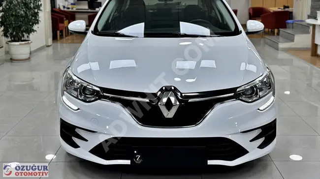 ÖZUĞUR'DAN 2021 RENAULT MEGANE JOY 1.3 TCE 140 HP EDC**BOYASIZ**