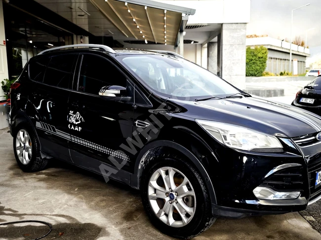 FORD KUGA - بدفع رباعي , اكمل باقة , بسقف زجاجي , بدون عيوب وبدون سجل حوادث , متاحة للمقايضة