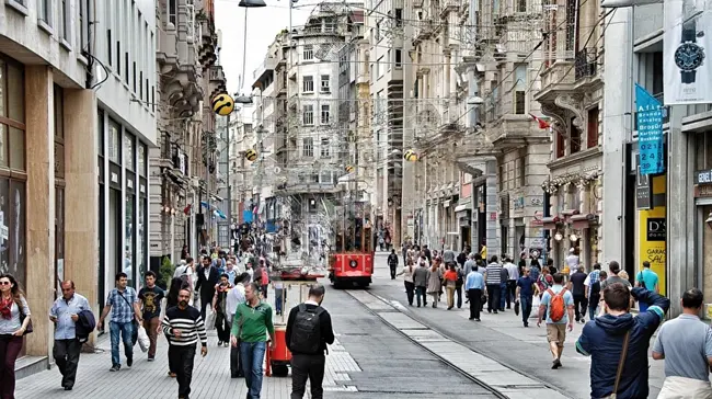 A building with 7 floors and an area of 1600 square meters, with a 3-story commercial store on İSTİKLAL Street, near Taksim.