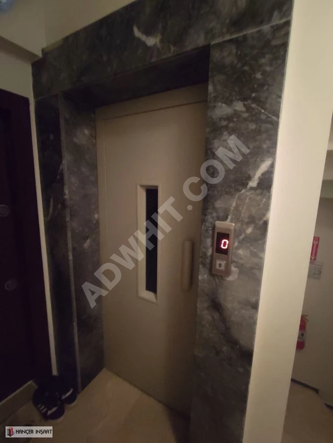 ÇELİKTEPE'DE 3+1 ASANSÖRLÜ BALKONLU ARA KAT DAİRE