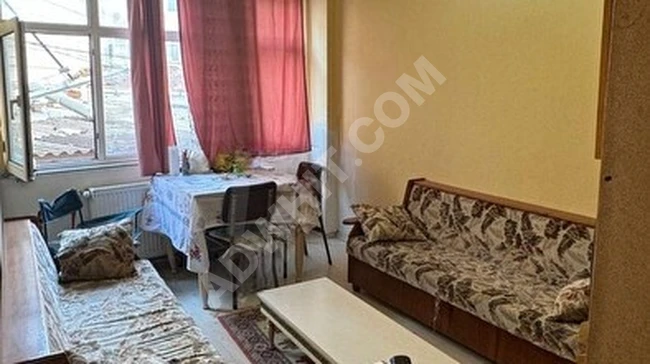 2+1 apartment, 60m², fully furnished on the first floor, close to the train station and Samatya Hospital.