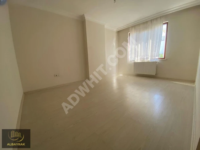 ÖN CEPHE 3+1 OTOPARKLI METRO 6DK ARA KAT BALKONLU BÜYÜK DAİRE