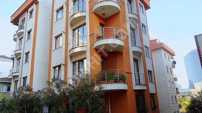 Apartment for rent 2+1 with new paint and in good condition with a high entrance near the Istanbul Financial Center