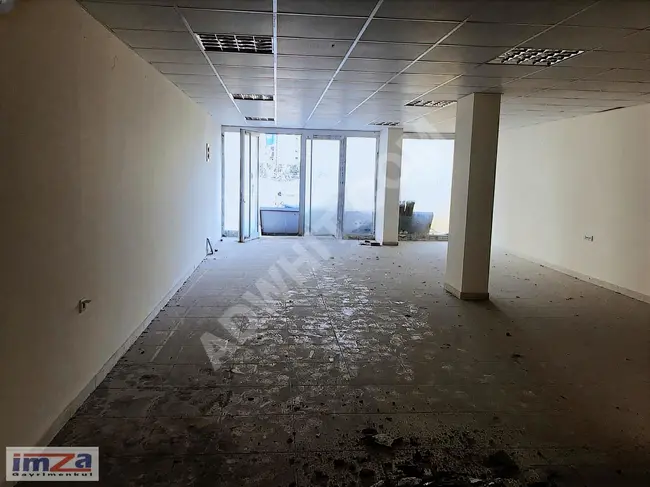 CADDE ÜZERİNDE 180 m2 GİRİŞ 70 M2 DEPOSU BULUNAN KİRALIK DÜKKAN