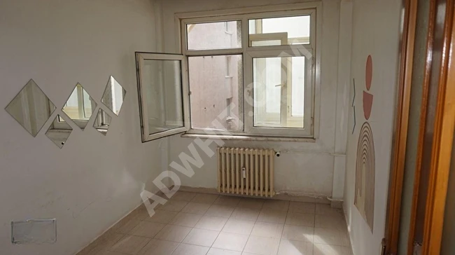 Apartment for rent with three rooms and a living room 3+1, located two minutes from the metro. It has an elevator and is located on the main street.