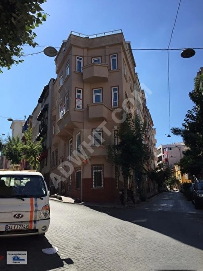 Apartment in Cihangir in Firuzaga, at the corner of five roads, with a terrace and balcony, a 5-storey building with an area of 375 square meters.