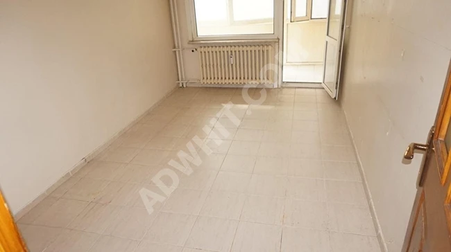 Apartment for rent with three rooms and a living room 3+1, located two minutes from the metro. It has an elevator and is located on the main street.