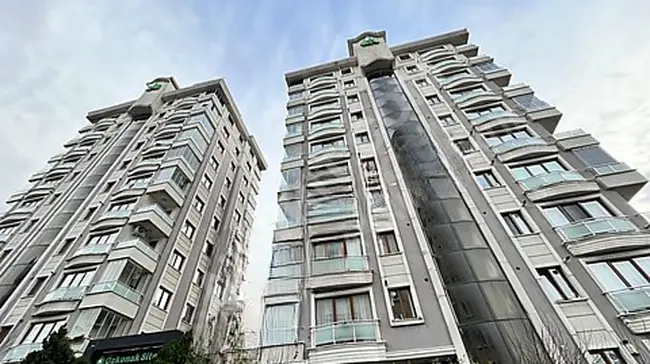 KAPALI OTOPARKLI 2+1 METRO 4DK BÖLGENİN EN BÜYÜK DAİRESİ ARA KAT