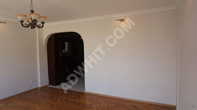 Apartment for rent 3+1 with elevator on the street, two minutes from the metro