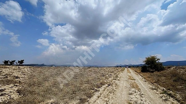 BURDUR MERKEZDE GÖL MANZARALI 7.220M2 UYGUN ARSA