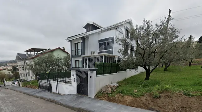 Opportunity for sale: A 7+1 standalone villa with sea view in KARAMÜRSEL