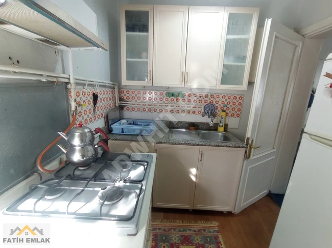 Investment 2+1 apartment for sale, with an area of 80 square meters, on a middle floor in the AZİZMAHMUT neighborhood of ÜSKÜDAR.