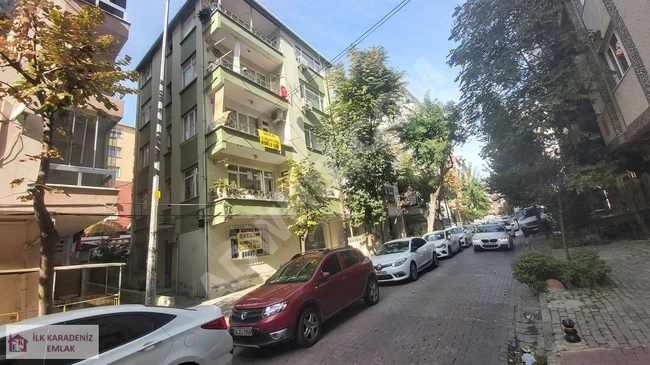 Complete building for sale in the center of ŞİRİNEVLER, priced at 13,200,000 lira.