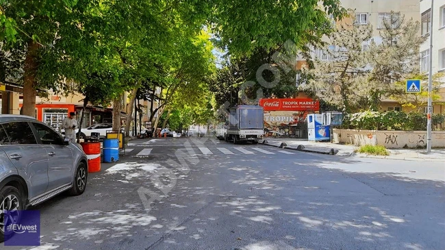 EVwest'tn TERAKKİ CADDESİNDE SIFIR KÖŞE SATILIK DEPOLU DÜKKAN