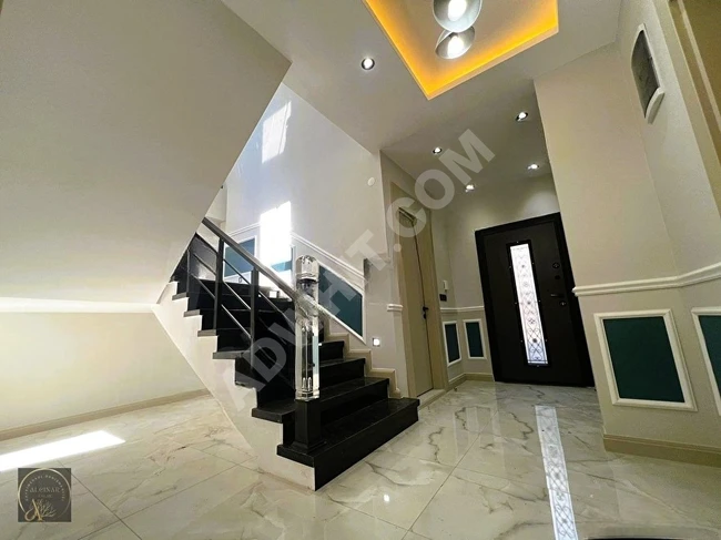 🏡🏡فيلا 4+1 فاخرة , منفصلة , مع امكانية استخدام الحديقة - من ALÇINAR EMLAK🏡🏡