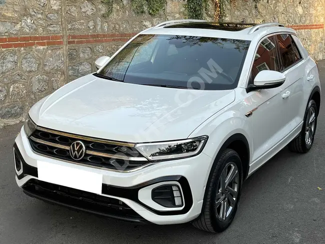 2022 - Volkswagen T-ROC R LİNE - عداد 30.000 كم - لا مثيل لها - سقف زجاجي - شاشة عرض ديجيتال