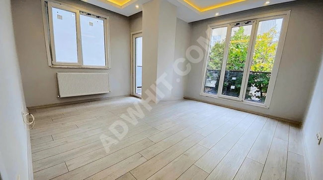 New 2+1 apartment, with a separate kitchen, balcony, on the middle floor, with an open parking space - by ALBAYRAK