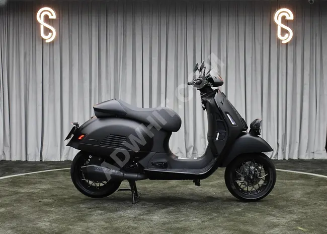 VESPA GTV 300ie  صناعة خاصة أسود مت موديل 2023 - SCLASS