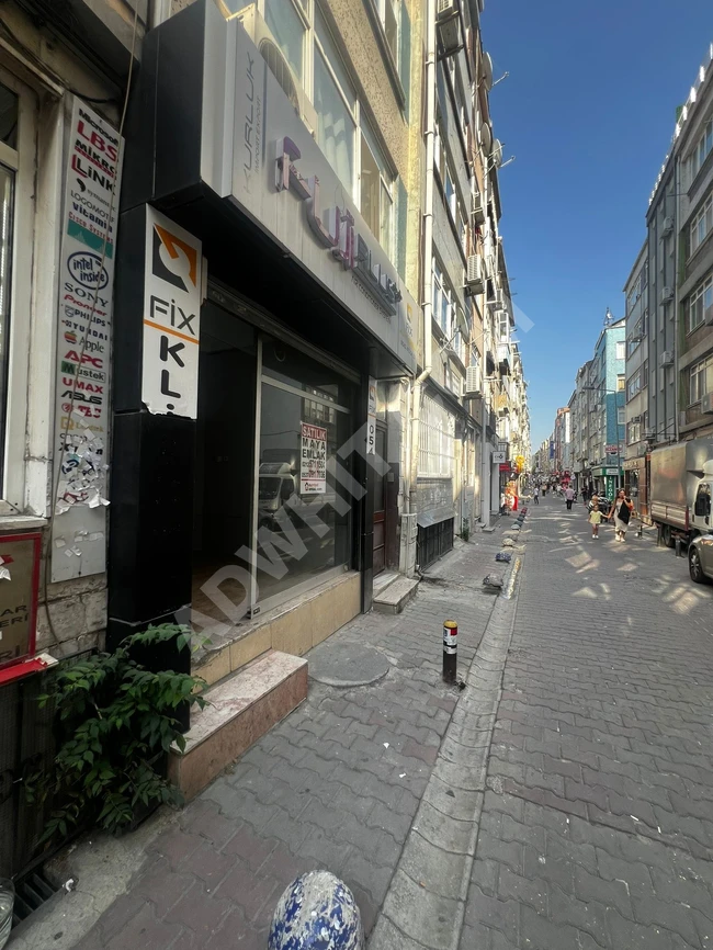 Shop for sale, with an area of 165 square meters, on two floors, near the center, close to İstanbul Cd. Street.