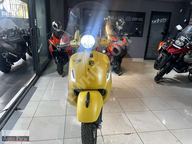 Auto Paris 2017 Model Vespa Gts 300 Sport S