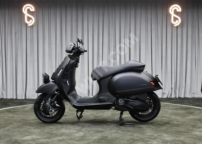 VESPA GTV 300ie  صناعة خاصة أسود مت موديل 2023 - SCLASS