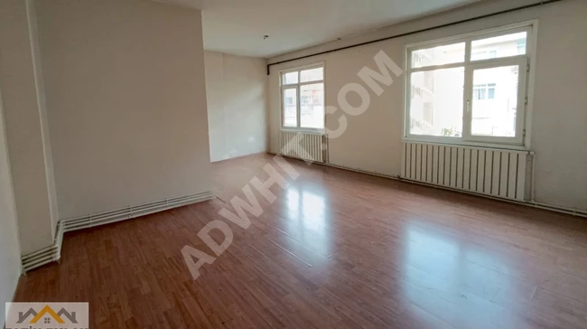 ÜSKÜDARDA OTOPARKLI SİTE İÇİ 4+1 120M2 4.KAT DUBLEKS DAİRE