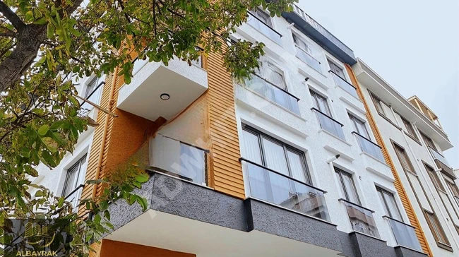 New 3+2 apartment with an open facade, on the top floor, 5 minutes to the metro - from ALBAYRAK