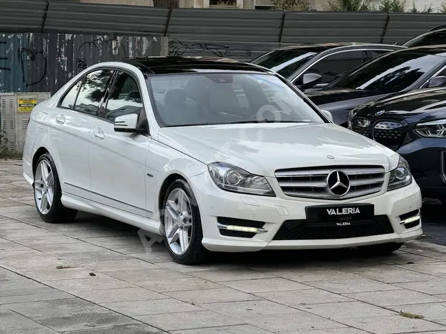 MERCEDES C180 Komp.BlueEfficiency Amg 2011 - بسقف زجاجي , داخلية بلون بيج , ميزة تثبيت السرعة