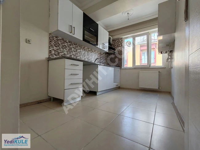 Armağanevler Finans merkezine yakın 2+1 90 m² 2.kat boş daire...