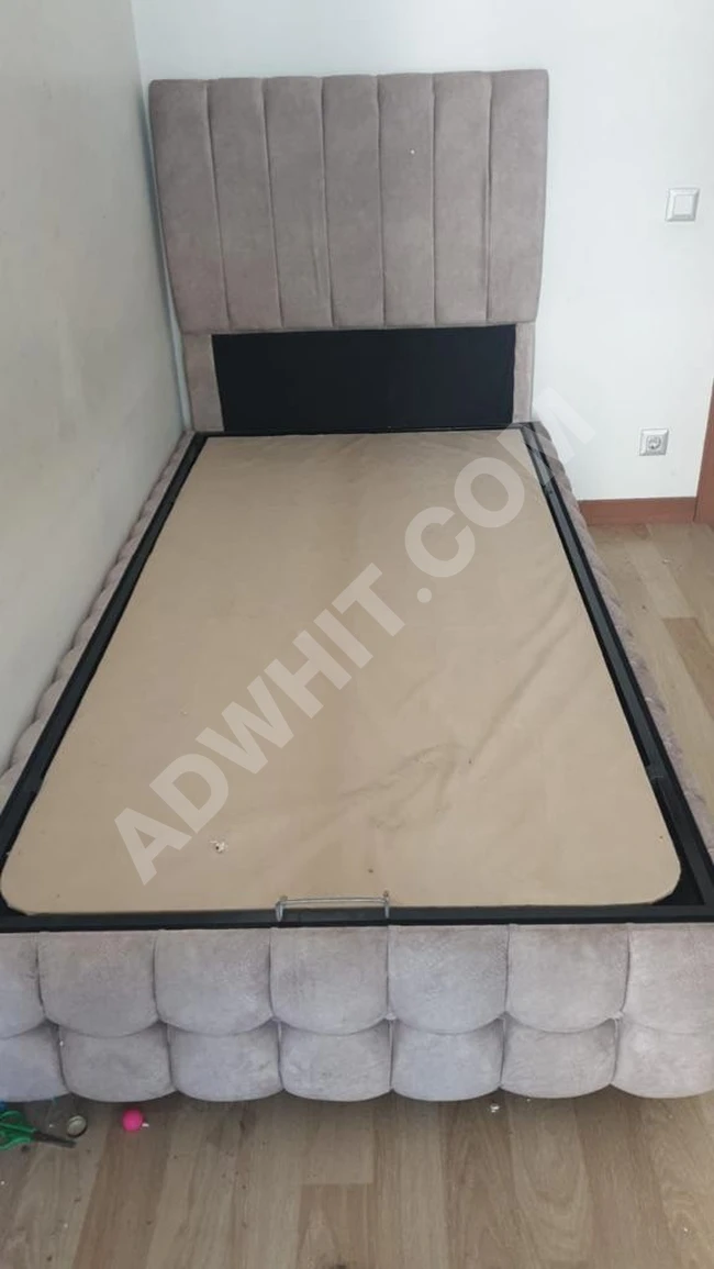 Three beds with a box for sale in the Başakşehir area.