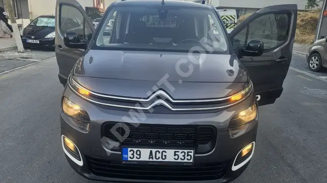 سيارة Citroën   وبدون عيوب أوطلاء متاحة  للتبادلات، مع إمكانية التقسيط عبر بطاقة الائتمان  حتى 12 شهراً.