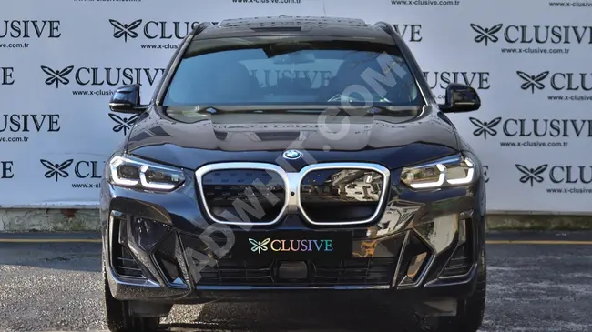 BMW  İX3 موديل 2022 EDRİVE30 MSPORT - من الوكيل - SHADOW شاشة عرض على الزجاج - بدون طلاء - من X-CLUSIVE