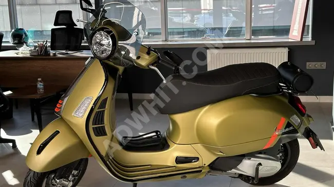 VESPA GTS 300 SUPER SPORT S WITH EXTRAS, Model 2022