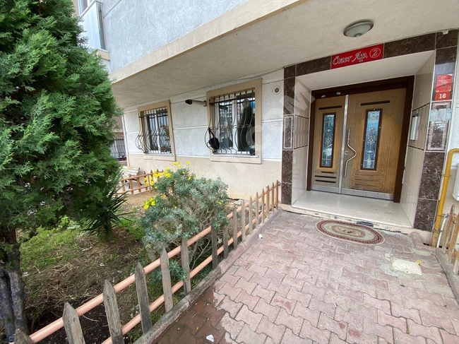 BEYLİKDÜZÜ YAKUPLU DA DÜZ GİRİŞ OTOPARKLI 2+1 SATILIK DAİRE