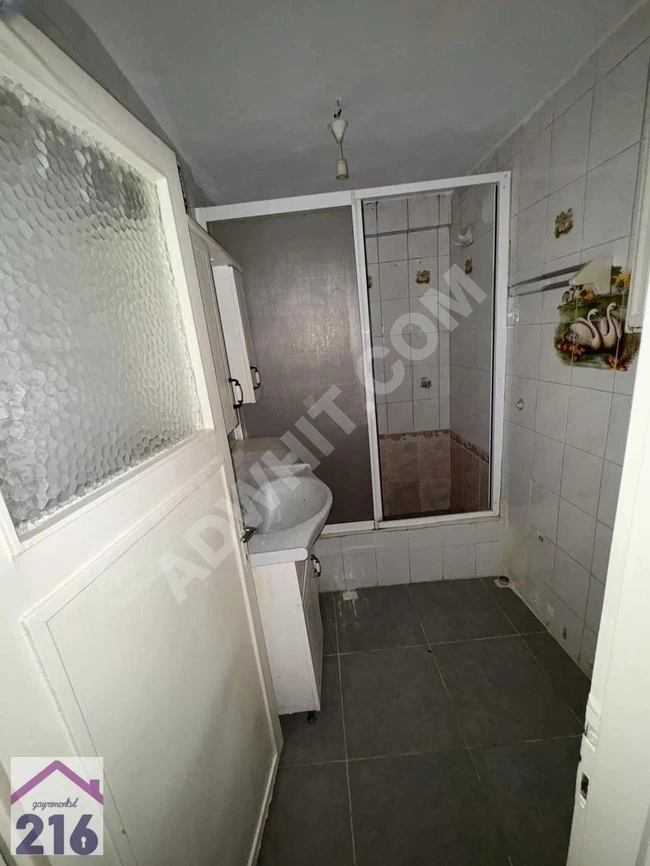 2+1 apartment on the street near ÜSKÜDAR Municipality from GAYRİMENKUL 216