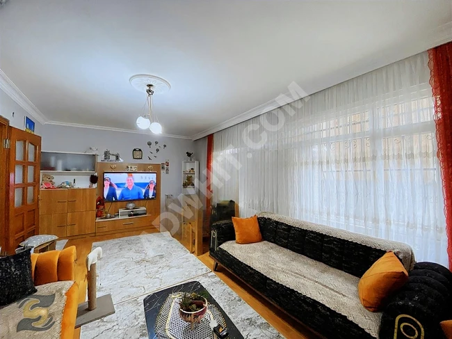 EYÜPSULTANDA HARİKA KONUMDA SATILIK 3+1 ARAKAT DAİRE