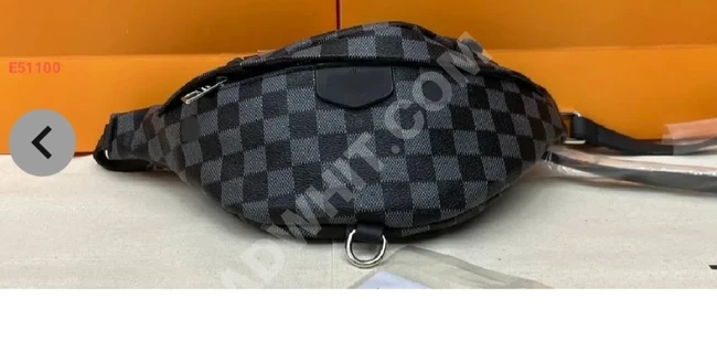 Checkered pattern shoulder bag