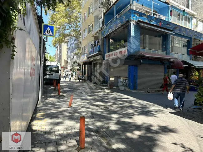 Office & shop for sale with an area of 50 m², direct ground floor entrance, located in the BAKIRKÖY - CEVİZLİK area.