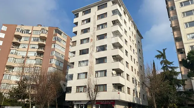 KOZYATAĞI BAYAR CADDESİNDE  GENİŞ 3+1 SATILIK DAİRE