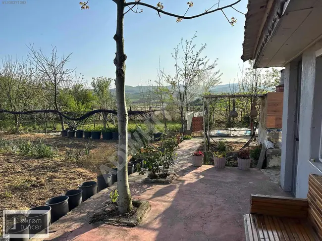 Land for sale containing two apartments in SAKARYA / FERİZLİ