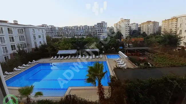 Apartment for sale 4+1 overlooking the pool in Yenişehir Mutlu City Kurtköy