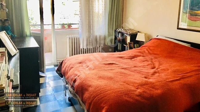 3+1 apartment with an area of 140m², equipped with combi heating, two balconies, an elevator, and a chimney heater in a corner building in Cihangir Coşkun.