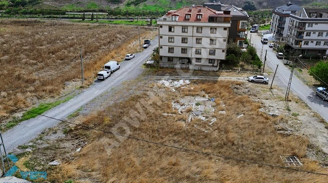 BEYLİKDÜZÜ KAVAKLI MERKEZDE CADDEYE YAKIN İMARLI ARSA