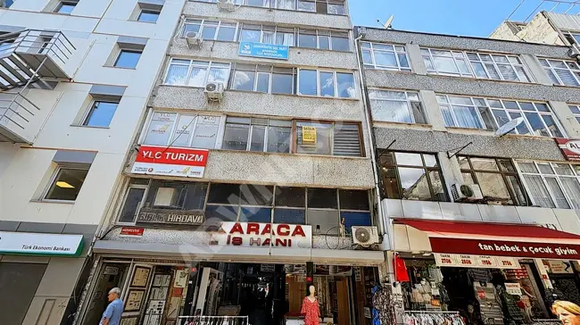 Office within the (KARACA) business building, with an elevator available and located in a vibrant area in BAKIRKÖY CEVİZLİK.