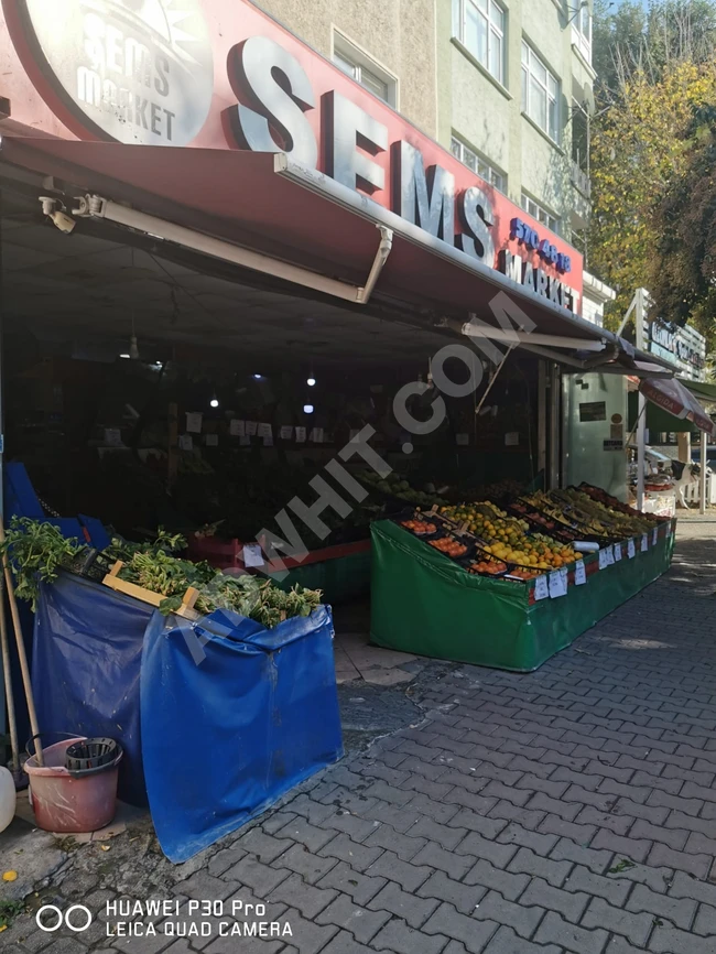 BAKIRKÖY DE DEVREN KİRALIK MARKET