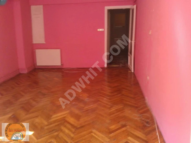 BAKIRKÖY MERKEZDE ARA KAT ASANSÖRLÜ SATILIK 1+1 DAİRE